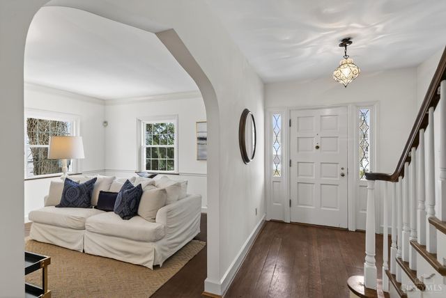 1002 Richwood Circle, Cincinnati, OH 45208