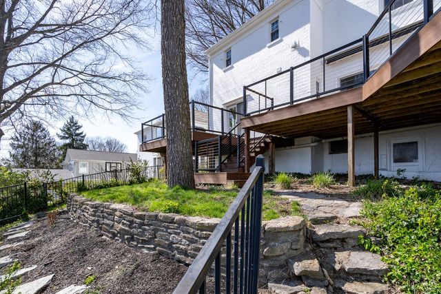 1002 Richwood Circle, Cincinnati, OH 45208