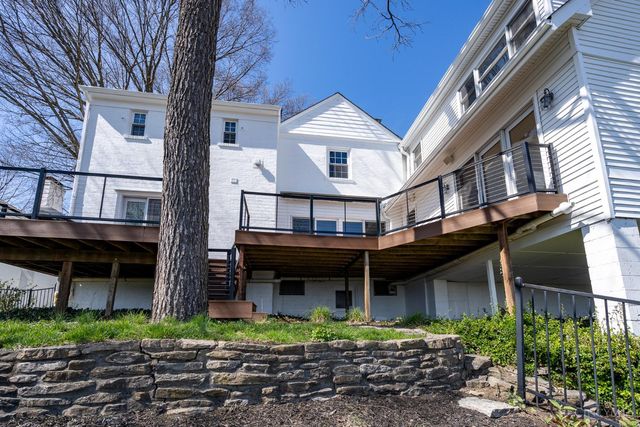 1002 Richwood Circle, Cincinnati, OH 45208