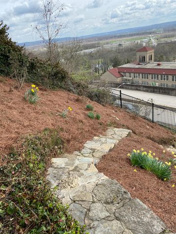 1002 Richwood Circle, Cincinnati, OH 45208