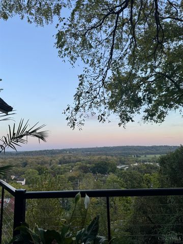 1002 Richwood Circle, Cincinnati, OH 45208