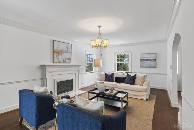 1002 Richwood Circle, Cincinnati, OH 45208