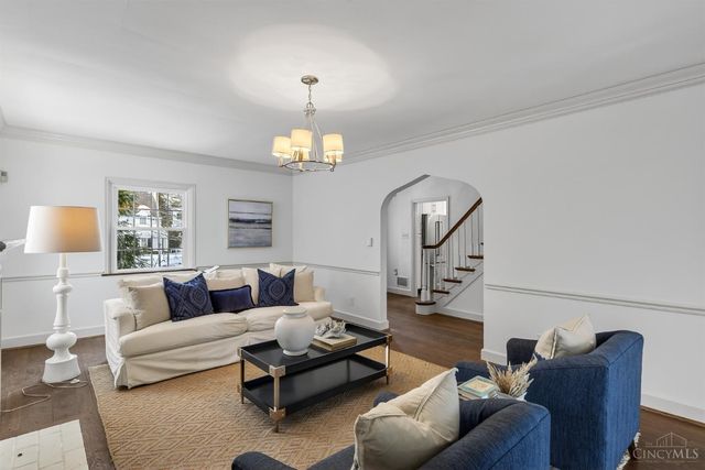 1002 Richwood Circle, Cincinnati, OH 45208