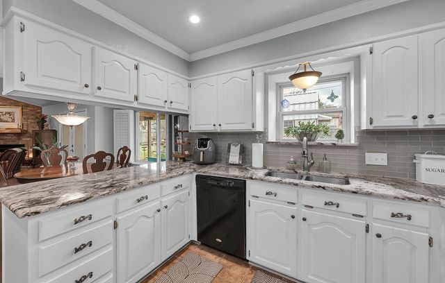 1065 Dendron Drive, Hewitt, TX 76643