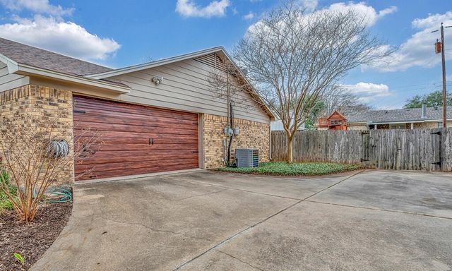 1065 Dendron Drive, Hewitt, TX 76643
