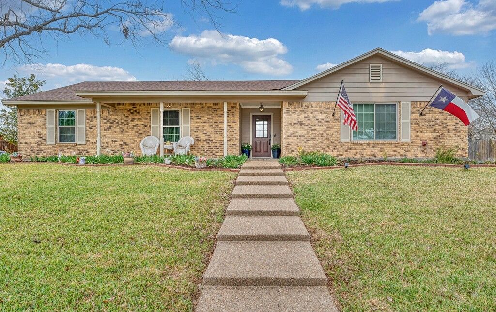 1065 Dendron Drive, Hewitt, TX 76643