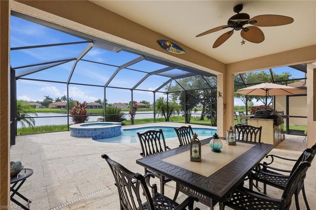1517 Birdie DR, Naples, FL 34120