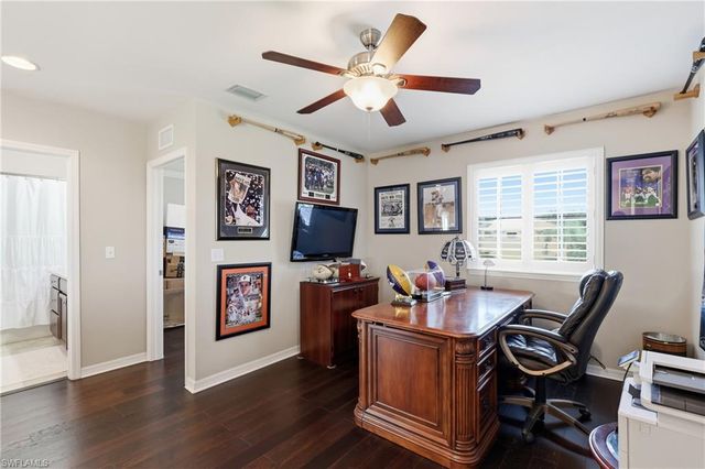 1517 Birdie DR, Naples, FL 34120