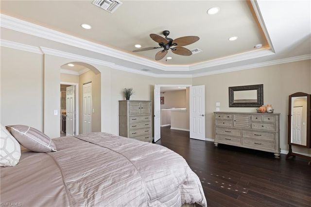 1517 Birdie DR, Naples, FL 34120
