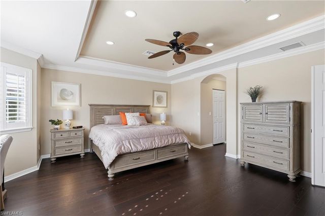 1517 Birdie DR, Naples, FL 34120