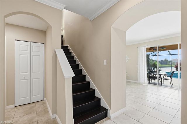 1517 Birdie DR, Naples, FL 34120