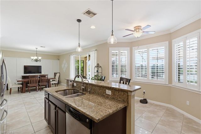 1517 Birdie DR, Naples, FL 34120