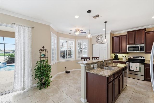 1517 Birdie DR, Naples, FL 34120