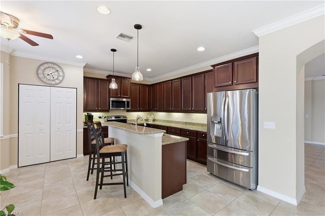 1517 Birdie DR, Naples, FL 34120