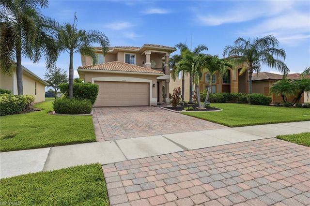 1517 Birdie DR, Naples, FL 34120