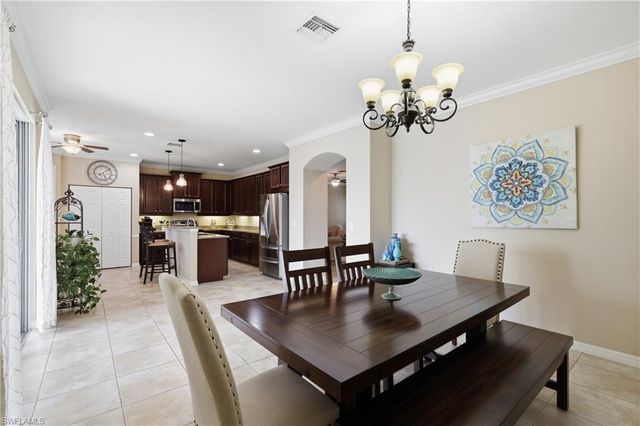 1517 Birdie DR, Naples, FL 34120