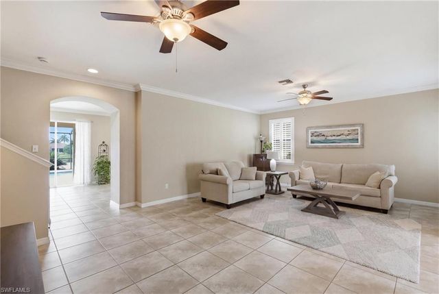 1517 Birdie DR, Naples, FL 34120