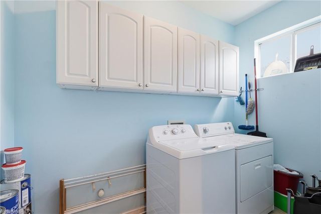 1517 Birdie DR, Naples, FL 34120