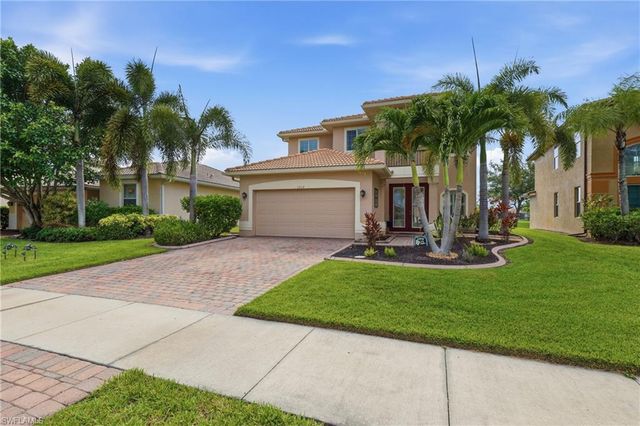 1517 Birdie DR, Naples, FL 34120