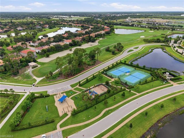 1517 Birdie DR, Naples, FL 34120