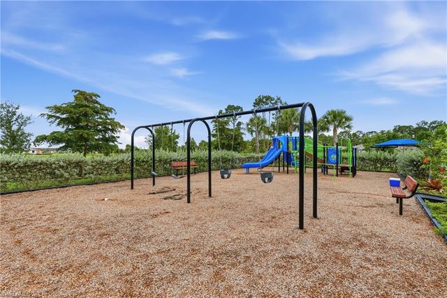 1517 Birdie DR, Naples, FL 34120