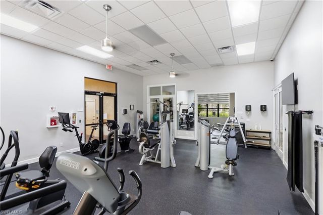 1517 Birdie DR, Naples, FL 34120