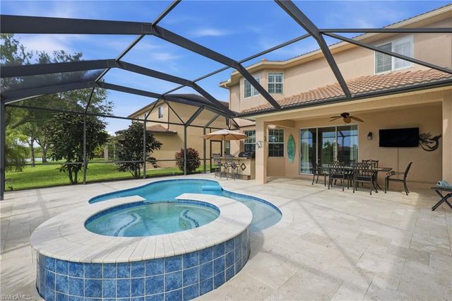 1517 Birdie DR, Naples, FL 34120