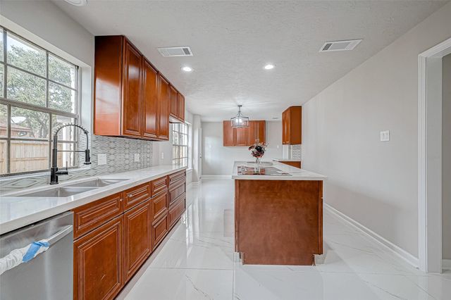 3102 Glenn Lakes Lane, Missouri City, TX 77459