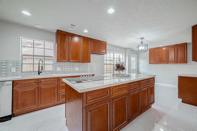 3102 Glenn Lakes Lane, Missouri City, TX 77459