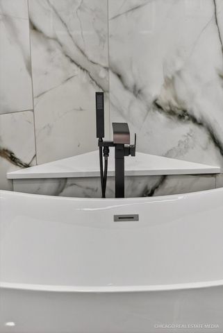 6090 Belmont Road, Downers Grove, IL 60516