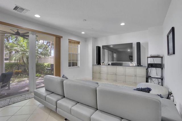 5660 NE Trieste Way, Boca Raton, FL 33487