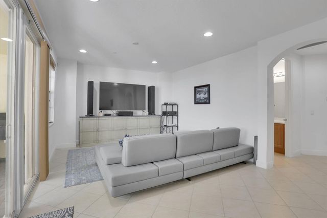 5660 NE Trieste Way, Boca Raton, FL 33487