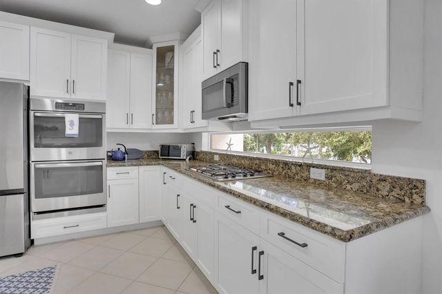 5660 NE Trieste Way, Boca Raton, FL 33487