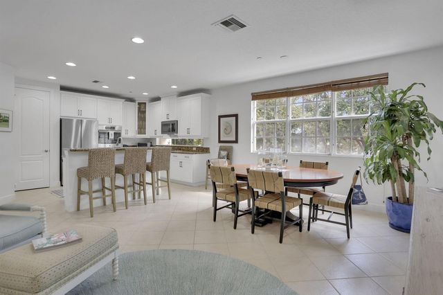 5660 NE Trieste Way, Boca Raton, FL 33487
