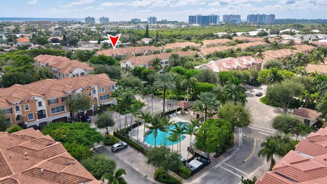 5660 NE Trieste Way, Boca Raton, FL 33487