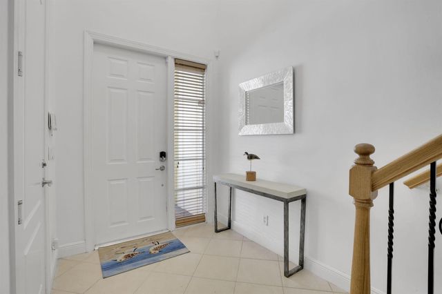 5660 NE Trieste Way, Boca Raton, FL 33487