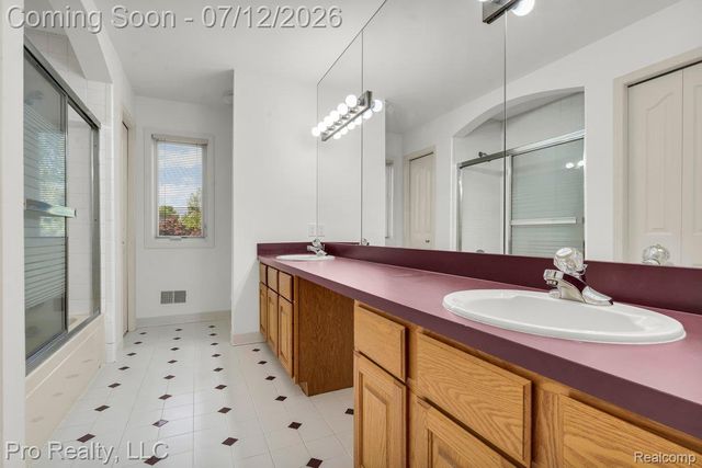 13838 Fawn Woods Court, Plymouth Charter Township, MI 48170