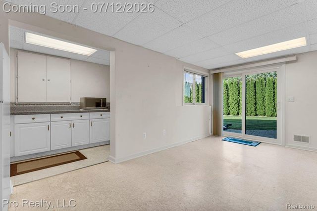13838 Fawn Woods Court, Plymouth Charter Township, MI 48170
