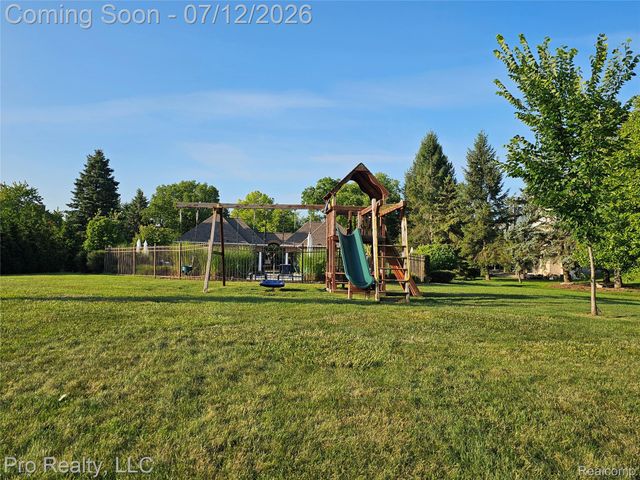 13838 Fawn Woods Court, Plymouth Charter Township, MI 48170