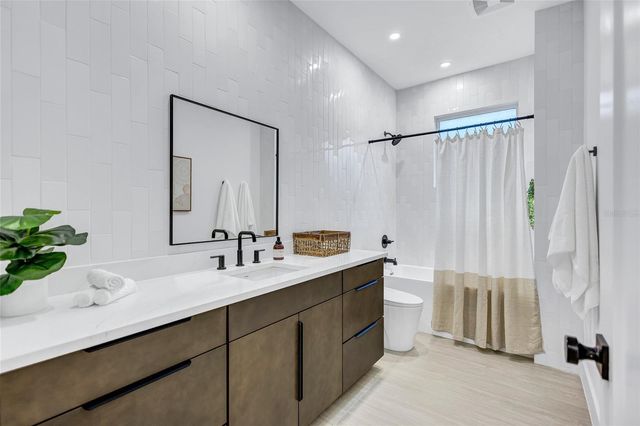 5518 NEWTON AVENUE S, Gulfport, FL 33707