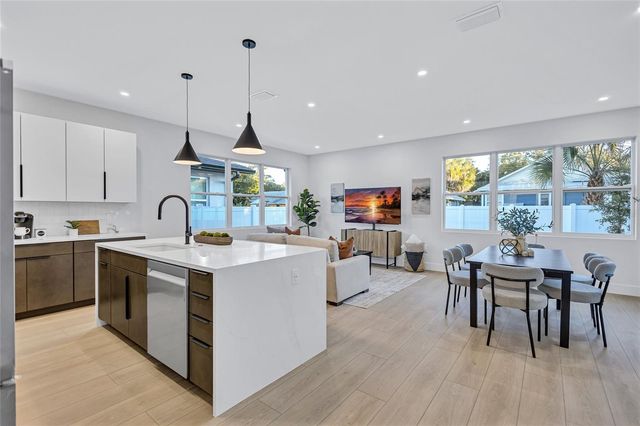 5518 NEWTON AVENUE S, Gulfport, FL 33707