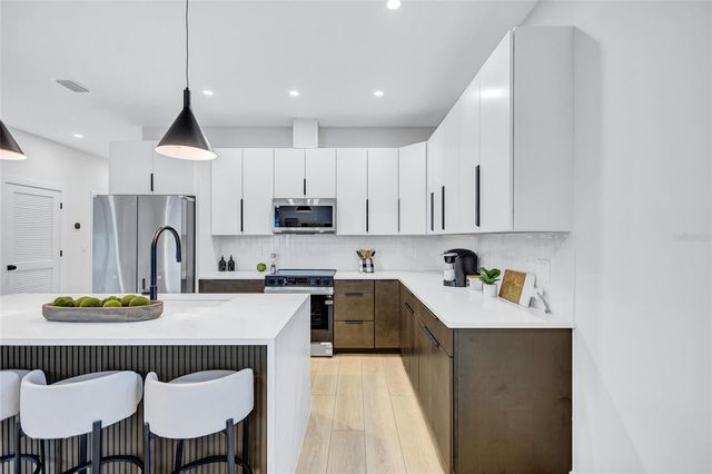 5518 NEWTON AVENUE S, Gulfport, FL 33707