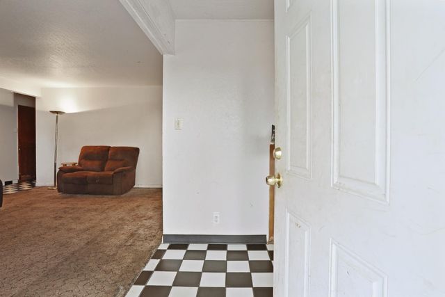 20 Shilling Ave, Lathrop, CA 95330