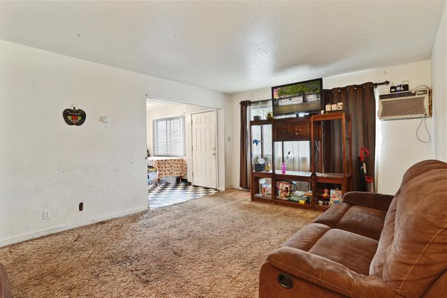 20 Shilling Ave, Lathrop, CA 95330