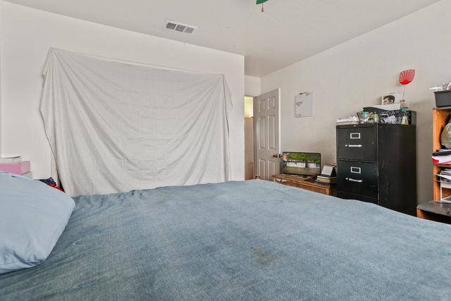 20 Shilling Ave, Lathrop, CA 95330