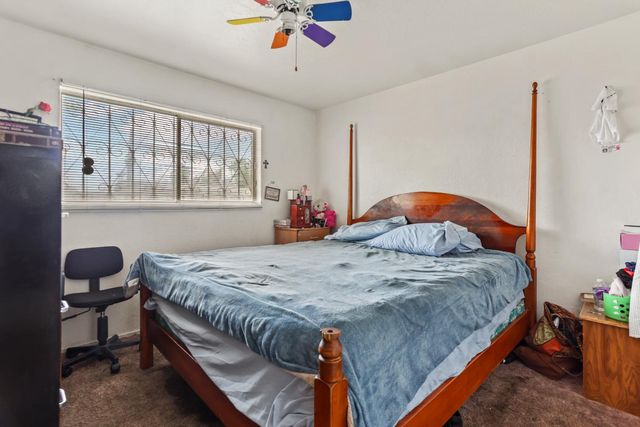 20 Shilling Ave, Lathrop, CA 95330