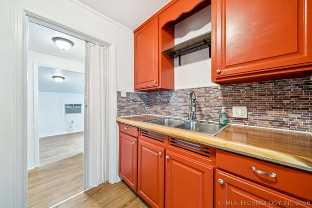 1015 N Main Street, Sand Springs, OK 74063