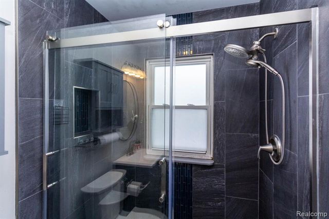 1504 E Maxlow Avenue, Hazel Park, MI 48030