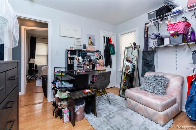 1504 E Maxlow Avenue, Hazel Park, MI 48030