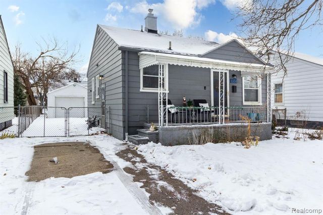 1504 E Maxlow Avenue, Hazel Park, MI 48030